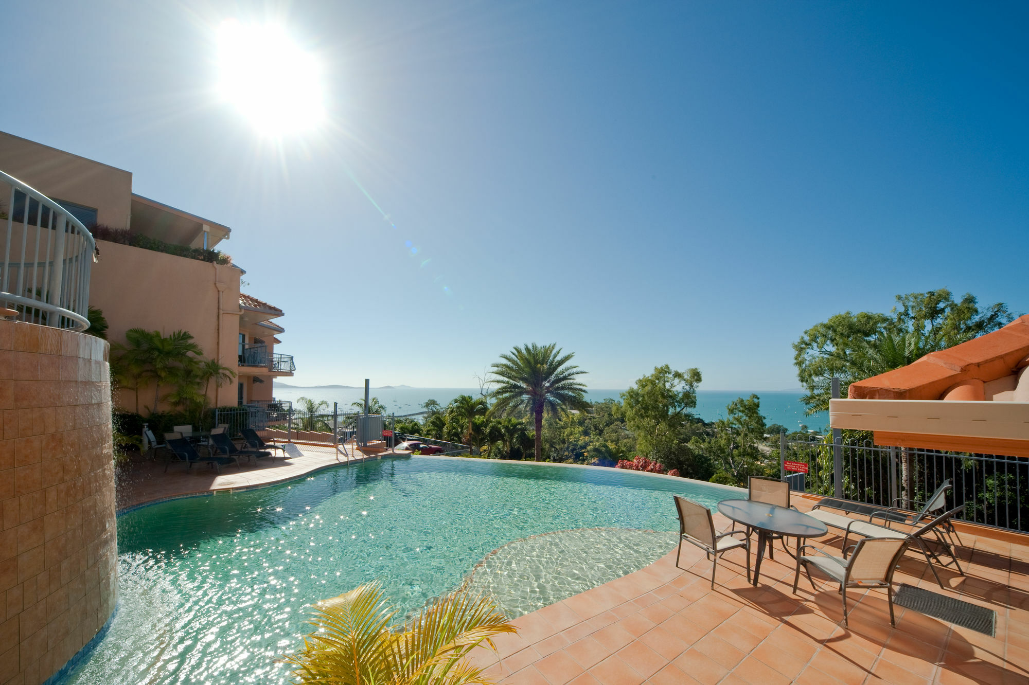 Sea Star Apartments Airlie Beach Exteriör bild