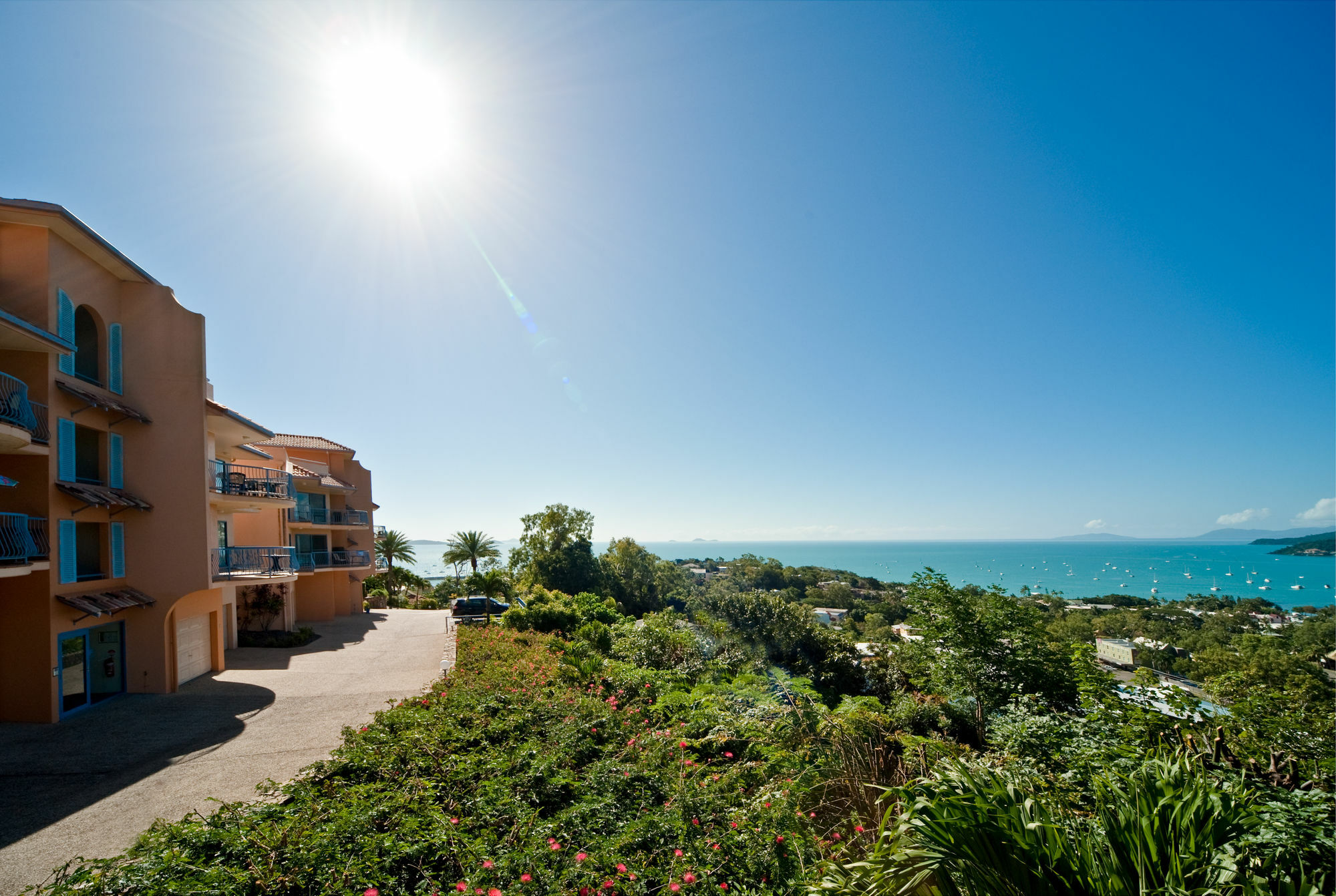 Sea Star Apartments Airlie Beach Exteriör bild